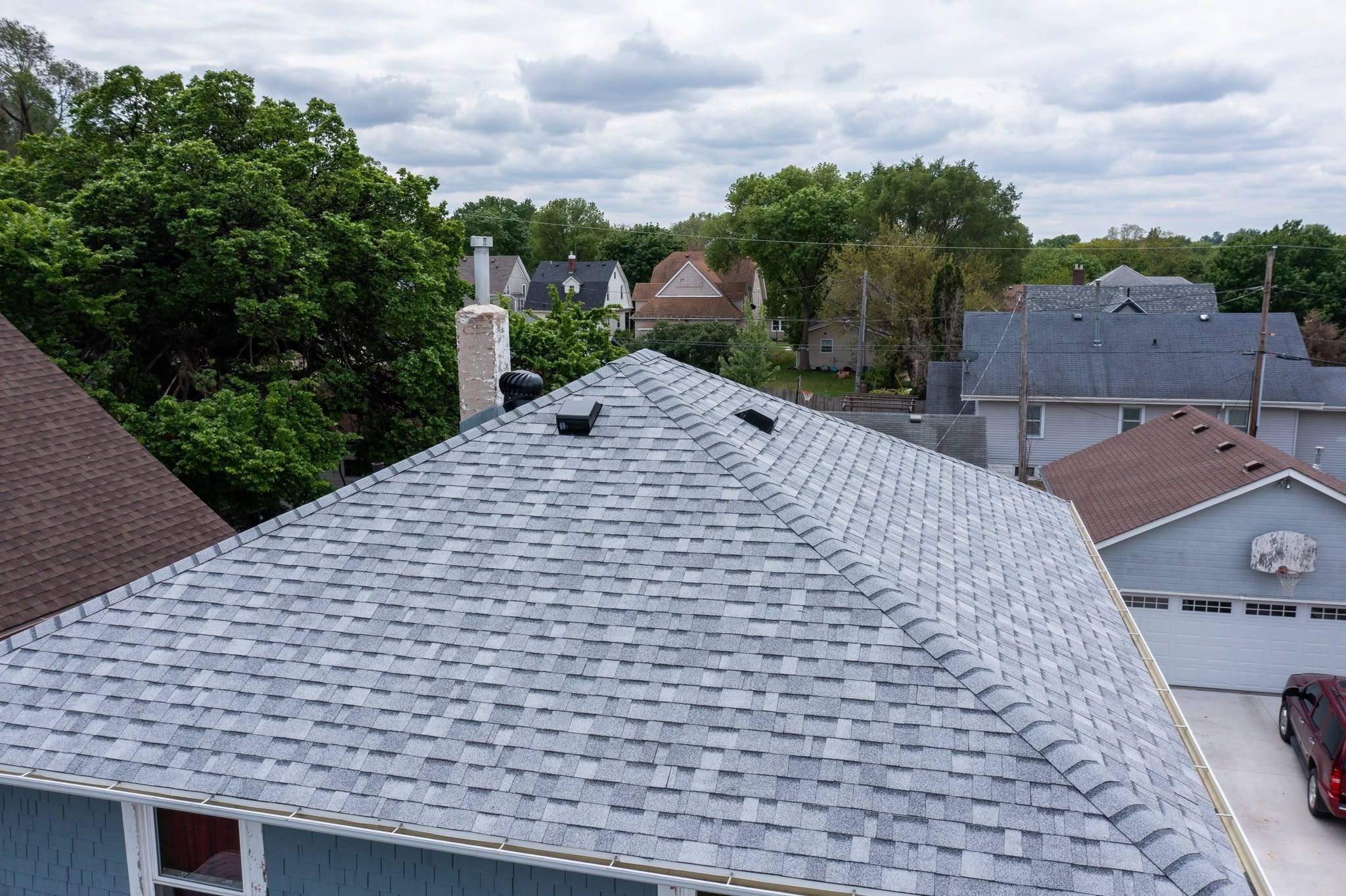 United Roofing & Siding gray shingle roofing service for a residential home in Sioux Falls, SD